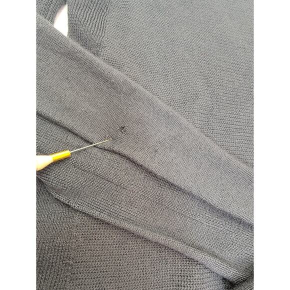 Lululemon Knit Sweater Top SZ S/M Long Sleeve Thumbholes Crewneck Black Flawed* - Picture 4 of 9